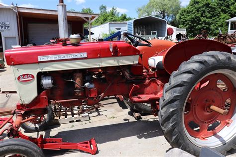 International 240 – Grand Blanc Tractor Sales