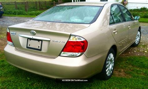 2005 Toyota Camry Xle Sedan 4 - Door 2. 4l