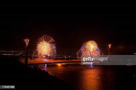 165 Golden Gate Bridge Fireworks Stock Photos, High-Res Pictures, and Images - Getty Images