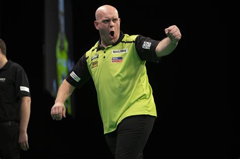 Michael Van Gerwen - Michael Van Gerwen To Make Darts Comeback While ...