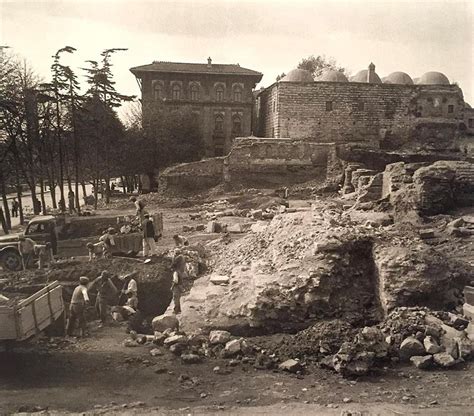 Hippodrome Excavations in Istanbul 1952 - Hagia Sophia History