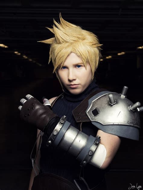 Cloud Strife Cosplay (from Final Fantasy VII) | Cloud strife cosplay, Cloud cosplay, Cloud strife