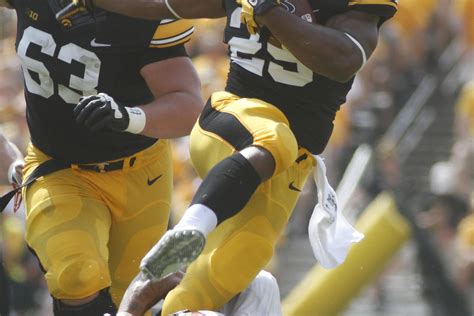 Iowa State vs. Iowa - Game Thread - Wide Right & Natty Lite