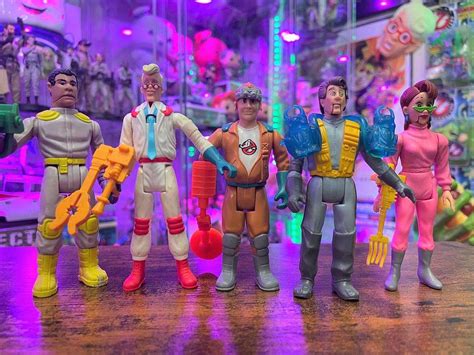 5 Kenner Real Ghostbusters toys Hasbro NEEDS to bring back ...