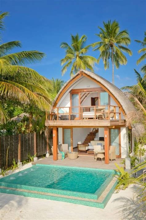 Casa en la playa | Tropical beach houses, Vacation places, Beautiful ...