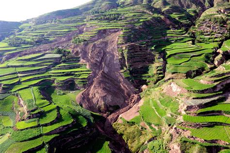 Spectacular landslides from the Gansu earthquake this week - The ...