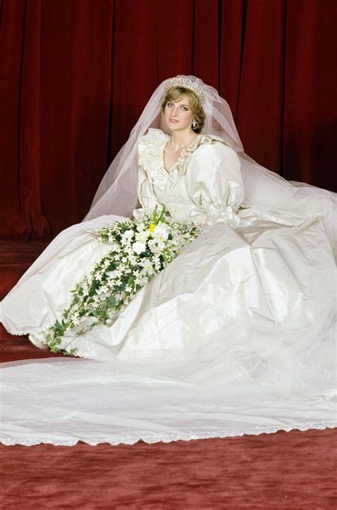 princess diana funeral dress Princess diana ~ celebrity deaths: find a ...