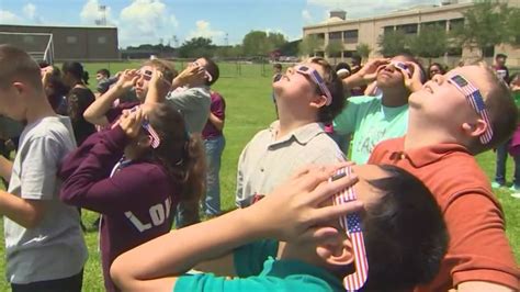 Pearland Junior High East students check out eclipse on first day of ...