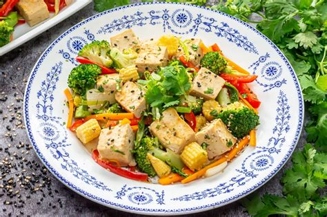 Tofu con verduras, receta muy rica y saludable