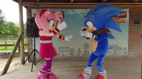 Daily SonAmy 💙💗 on Twitter: "Sonic Boom mascots dancing to Livin' La ...