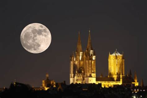 Supermoon effects: Will Full Moon make you CRAZY tonight - What is Lunar Lunacy? | Science ...