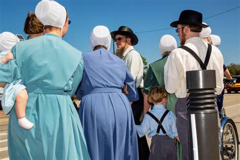 Amish wedding dress (A guide to wedding attire) – Amish Baskets