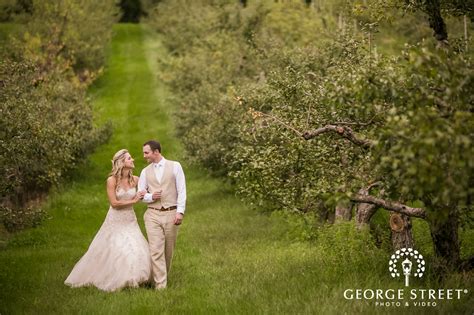 Blog | Fall’s Favorite: Apple Orchards, Weddings, and Cozy Photoshoots!