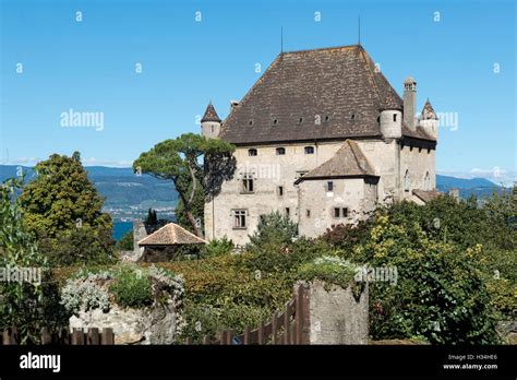 Yvoire castle, medieval historic village of Yvoire, Haute-Savoie, France Stock Photo - Alamy