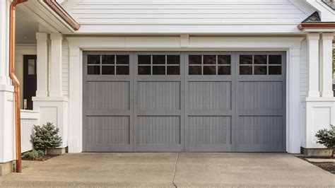 What Color Should You Paint Your Garage Door?