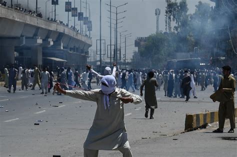 Violence, protests grip Pakistan as ex-PM Khan appears in court | Daily ...