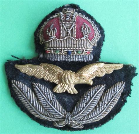 WWII ROYAL AIR FORCE OFFICER'S BADGE