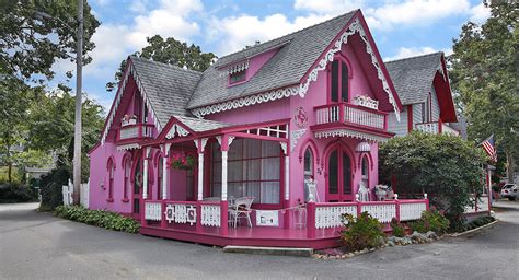 On the Market: A Candy-Colored Martha's Vineyard Cottage