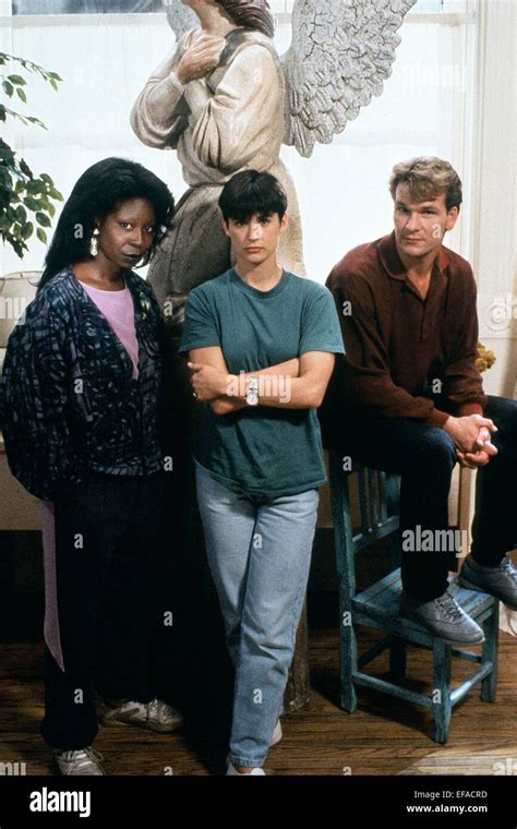 WHOOPI GOLDBERG DEMI MOORE PATRICK SWAYZE GHOST (1990 Stock Photo: 78290897 - Alamy