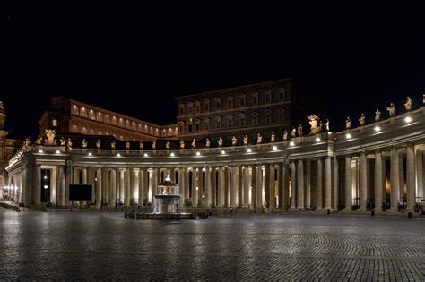 St. Peter's Square | Guide to Vatican City's Historic Landmark