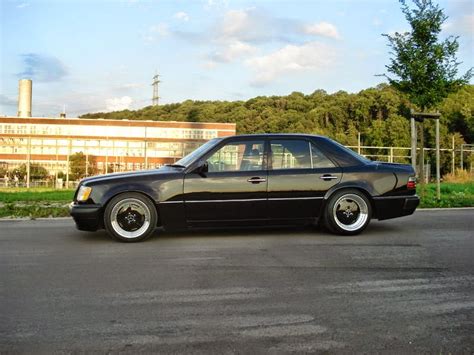 Mercedes-Benz W124 E500 Black on Black | BENZTUNING