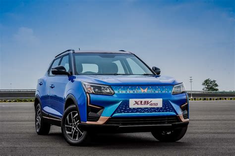 Mahindra unveils XUV400 EV with 456 km range - Motoring World