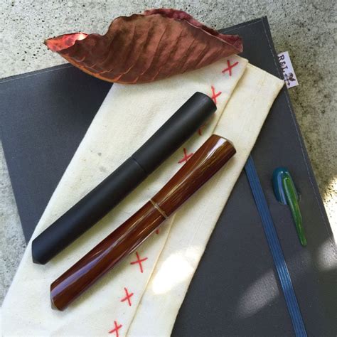 Nakaya Dorsal Fin 2 in heki-tamenuri Pen Turners, Writing Instruments, Things That Bounce ...