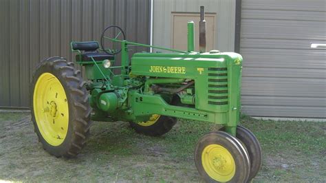 1951 John Deere Model B Styled Tractor | S11 | Walworth 2010