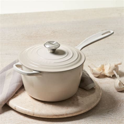 Signature Saucepan | Le Creuset® Official Site