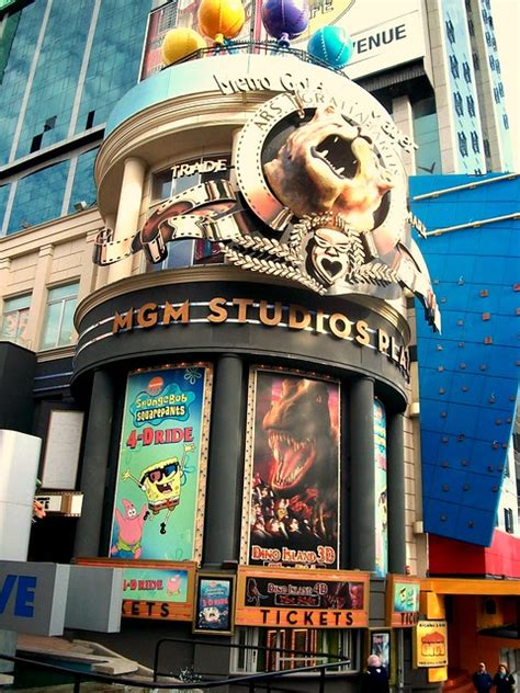 MGM Studios Plaza | The giant roaring lion head tops off thi… | Flickr