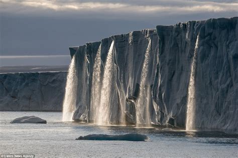 Arctic landscape captured beautifully by photographer Peter Cox | Daily Mail Online