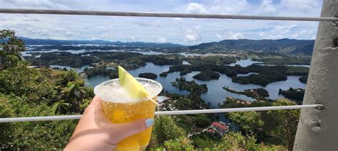 Summertime Travelers - Guatape