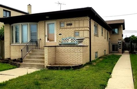 5715 West 55th Street - Chicago, IL apartments for rent