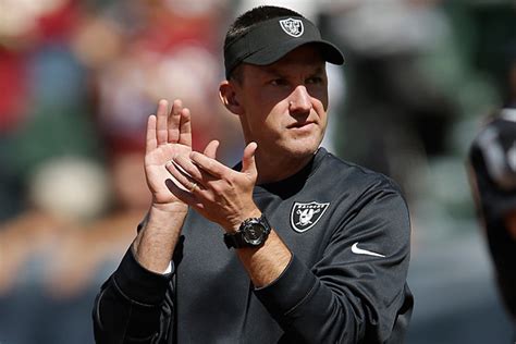 Dennis Allen remains Oakland Raiders coach