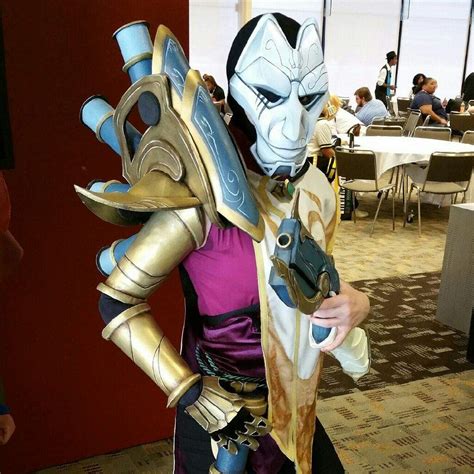 Jhin Cosplay | Cosplay Amino