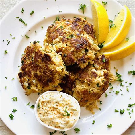 Lion's Mane Mushroom Crab Cakes – Mushroom Meadows