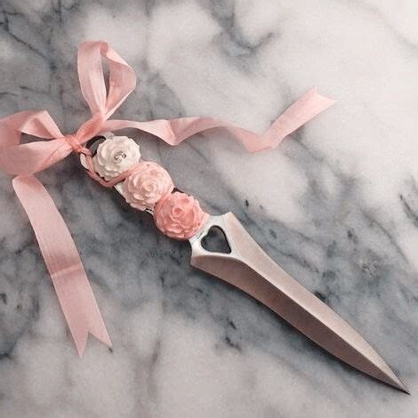 Pin by ♡ 𐐪𐑂 °carley° 𐐪𐑂 ♡ on Aesthetic photography | Pretty knives, Knife aesthetic, Knife