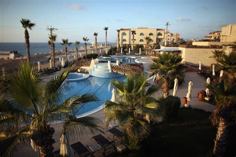 Gaza Strip’s Arabs enjoy spin classes, fine dining, private beaches, theme parks, luxury hotels ...