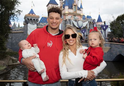 Quarterback Patrick Mahomes Shares How His Children Reacted Seeing ...