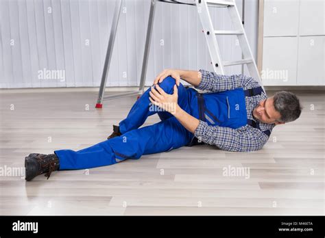 Injured Person Floor Stock Photos & Injured Person Floor Stock Images - Alamy