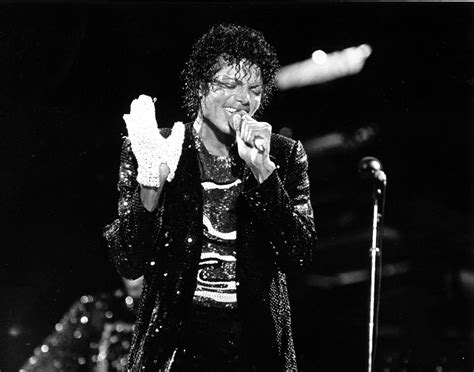 Victory Tour on Stage - The Thriller Era Photo (7986955) - Fanpop