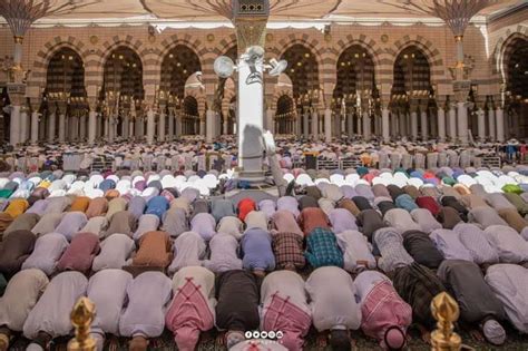 Pictorial: Jumu’ah in the Two Holy Mosques | The Muslim Voice, Nigeria