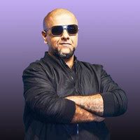 Vishal Dadlani Songs - Listen and Download Vishal Dadlani Mp3 Songs Online on Gaana