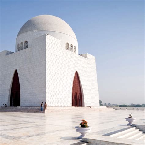 MAZAR-E-QUAID: MAGNIFICENT TOMB OF THE FOUNDER OF PAKISTAN - Tripako