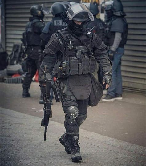 French GIGN Surplus Ballistic Helmets w/ Ballistic Face Shields — Misty Mountain Supply