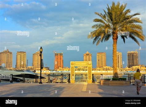 The Pearl Marina, Doha, Qatar Stock Photo - Alamy