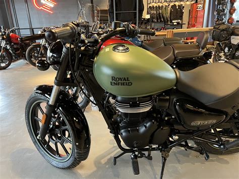 Royal Enfield Meteor 350 Fireball Green | Royal Enfield Torino