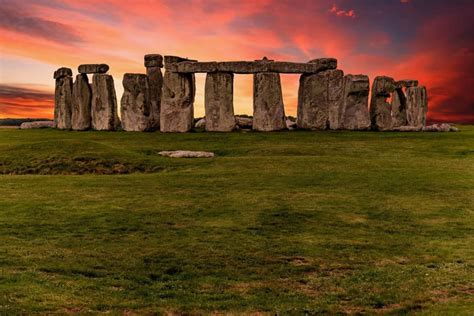 Everything You Should Know About Stonehenge • History & Architecture