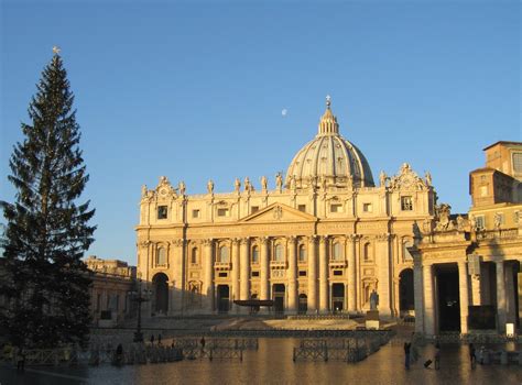 6 Surprising Facts About St Peter's Basilica - Walks of Italy