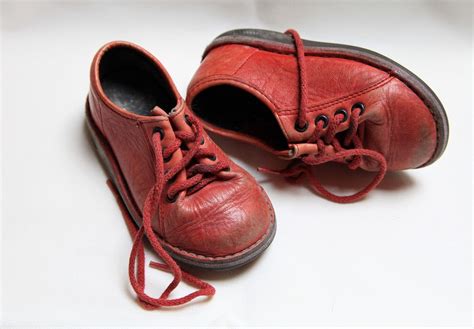 무료 사진: 어린이 신발, 빨간색 부츠, 빨강, 신발끈, 실행, 구두 - Pixabay의 무료 이미지 - 687958